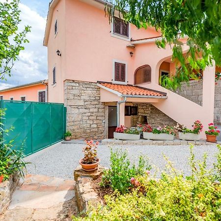 Apartman Sara Tinjan Экстерьер фото