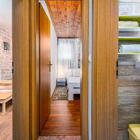 Apartman Sara Tinjan Экстерьер фото