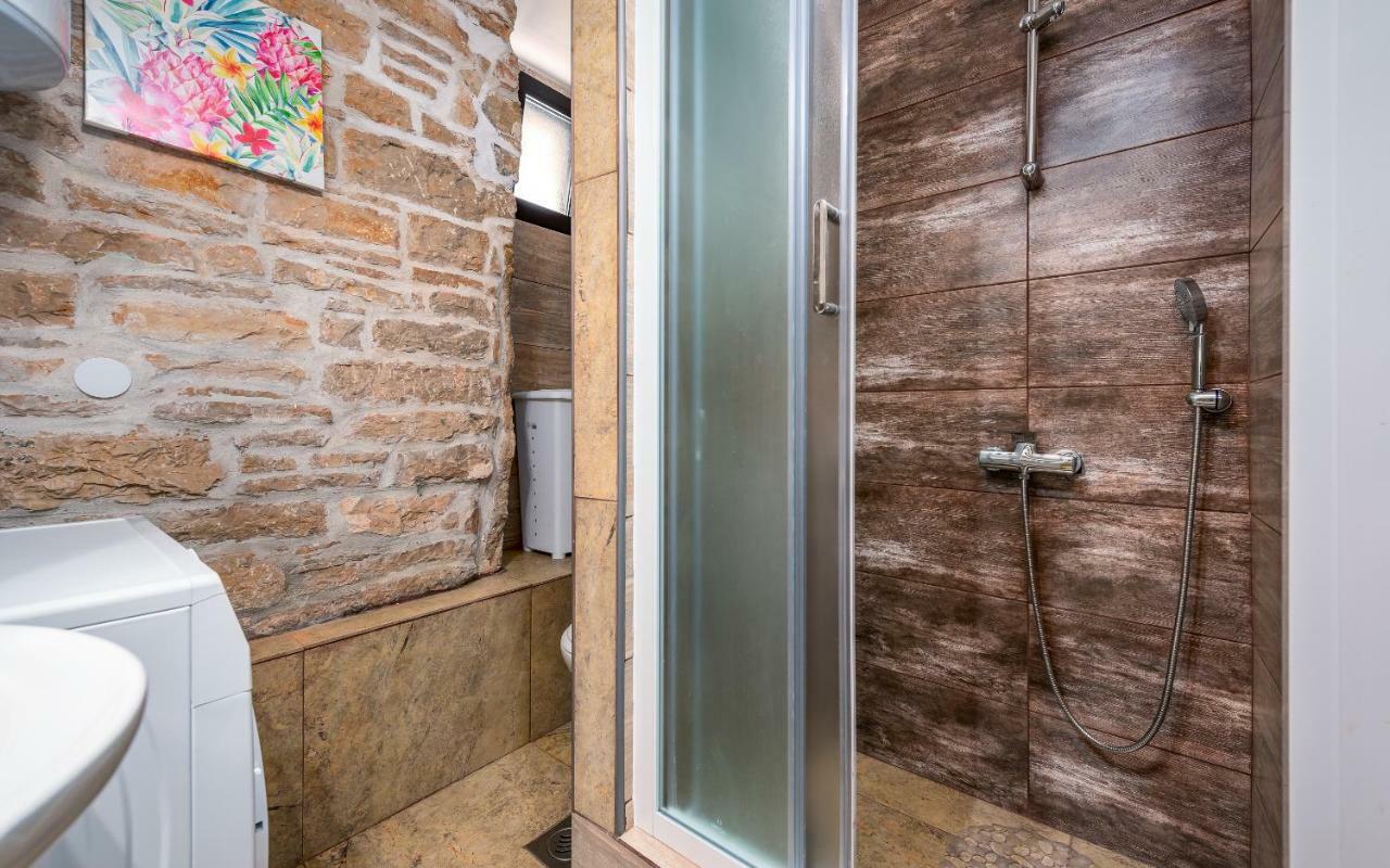 Apartman Sara Tinjan Экстерьер фото