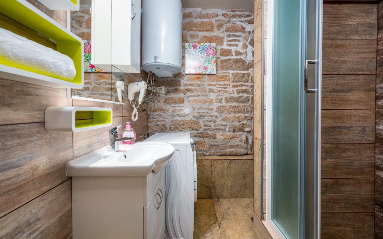 Apartman Sara Tinjan Экстерьер фото
