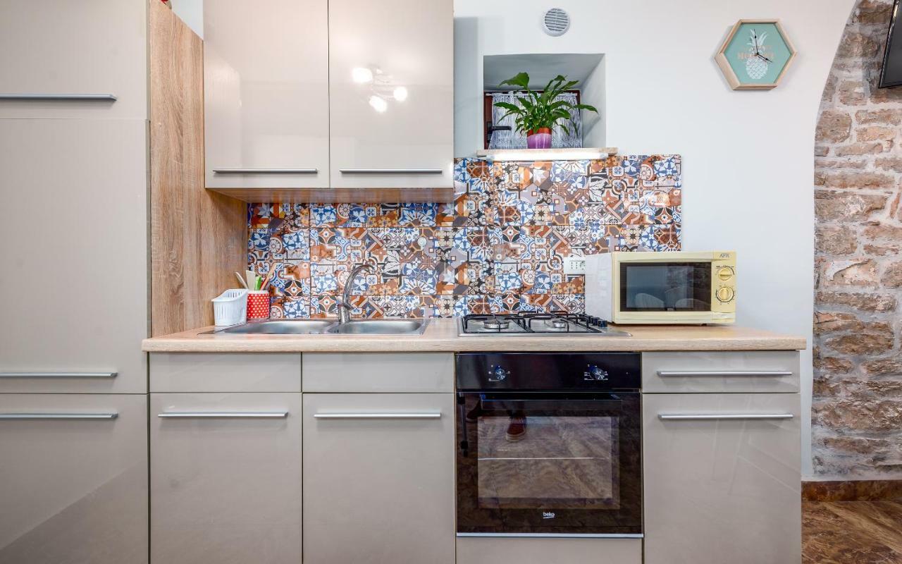 Apartman Sara Tinjan Экстерьер фото