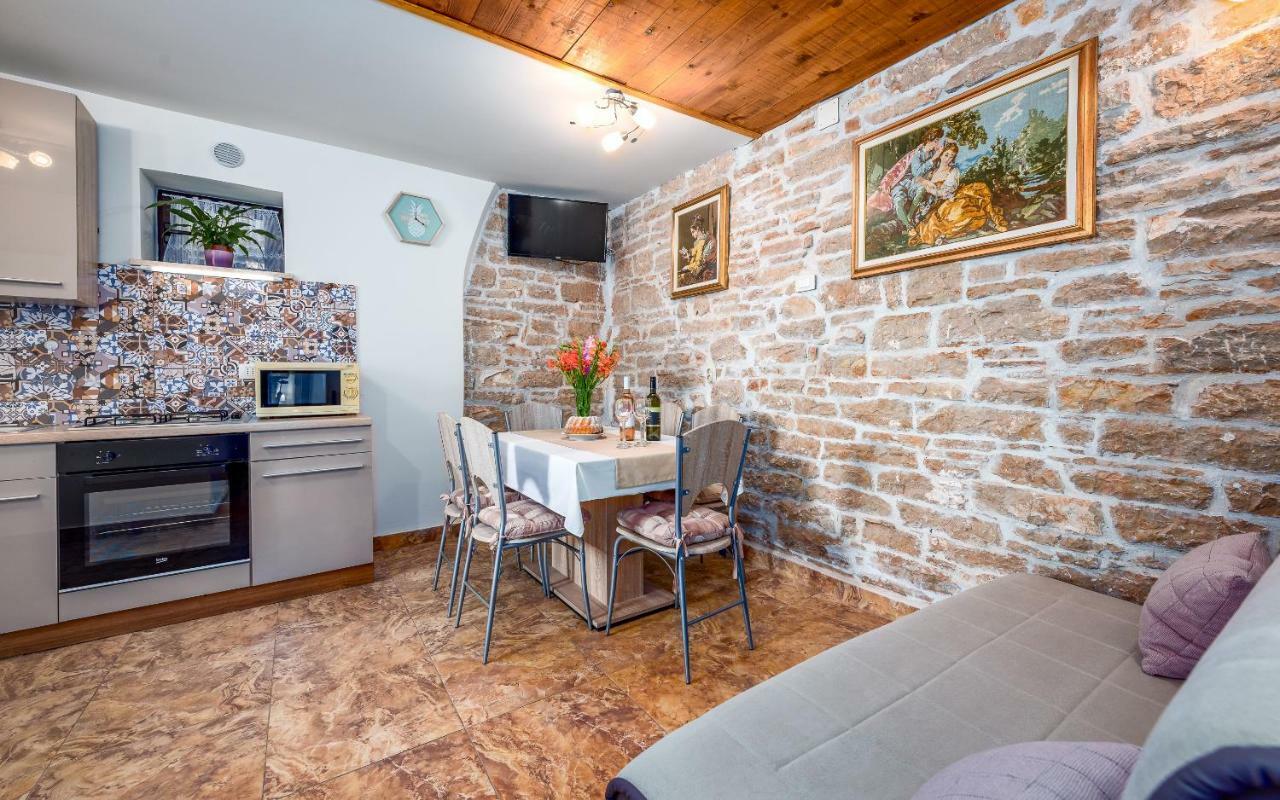 Apartman Sara Tinjan Экстерьер фото